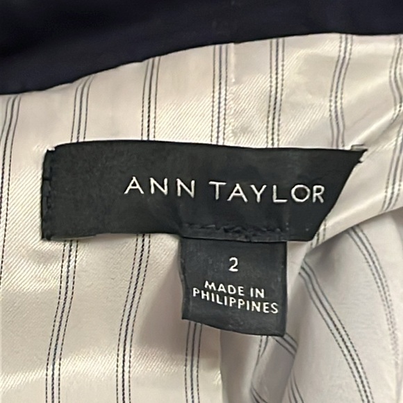 Ann Taylor navy one button blazer with pockets size 2 - Picture 6 of 8